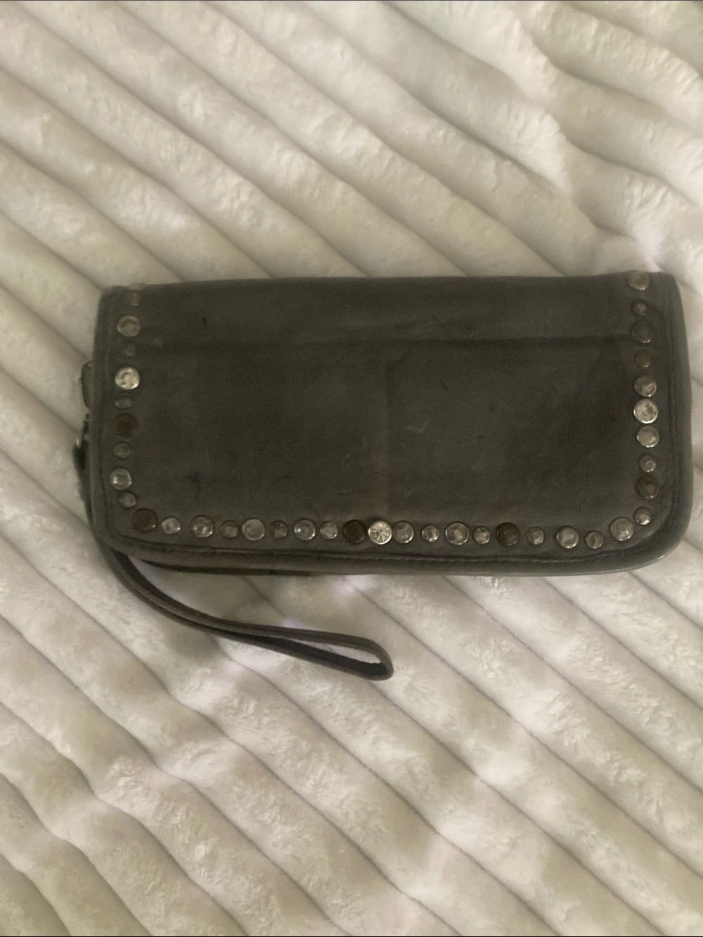 Pfaltzgraff Gray Studded Leather Wristlet Clutch - Picture 2 of 5